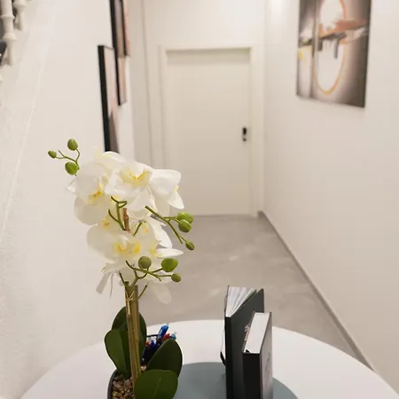 Luxury - Ib - Gemuetliches Iii Stock *
