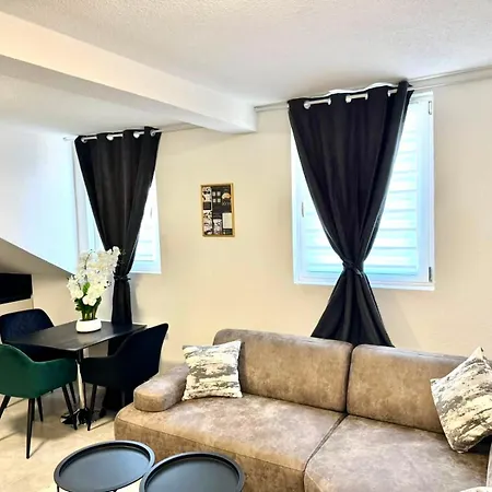 Luxury - Ib - Gemuetliches Iii Stock Neuwied